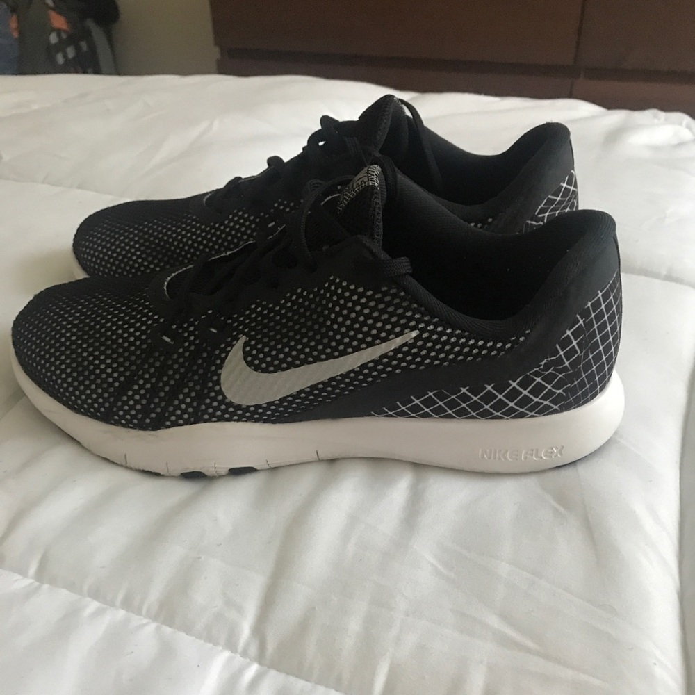 Nike flex training shoes